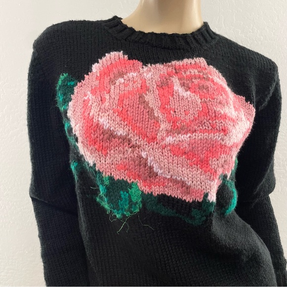 Vintage- black hand knit pink rose sweater- s/m - Picture 2 of 15